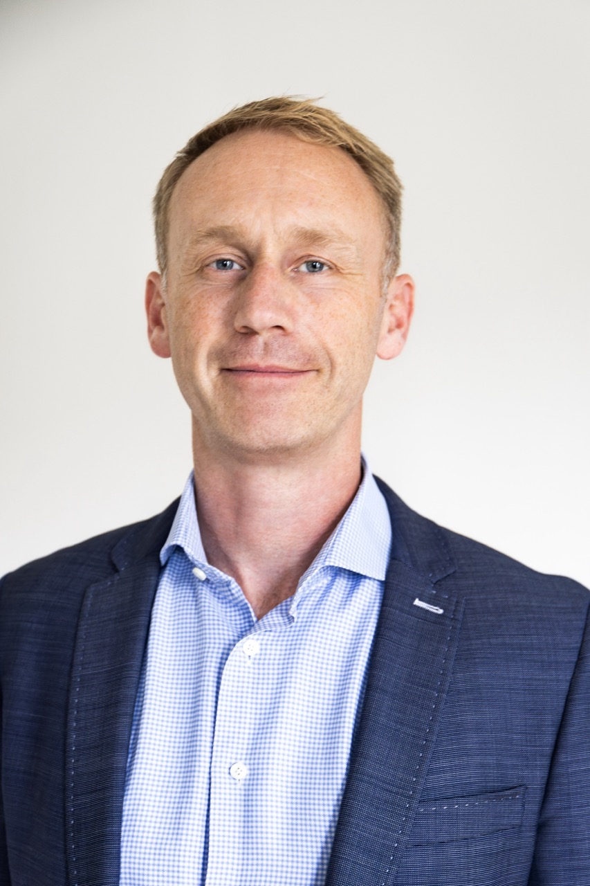 Bastian Baas foto LinkedIn kleur